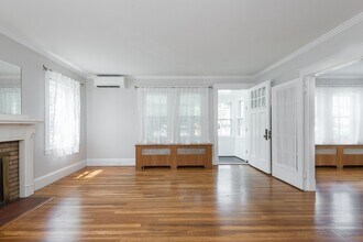 Building Photo - 204 Walpole St