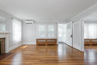 Building Photo - 204 Walpole St