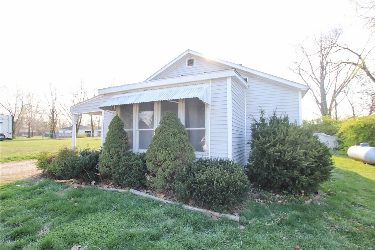 Primary Photo - 2 Bed | 1 Bath | Remodel