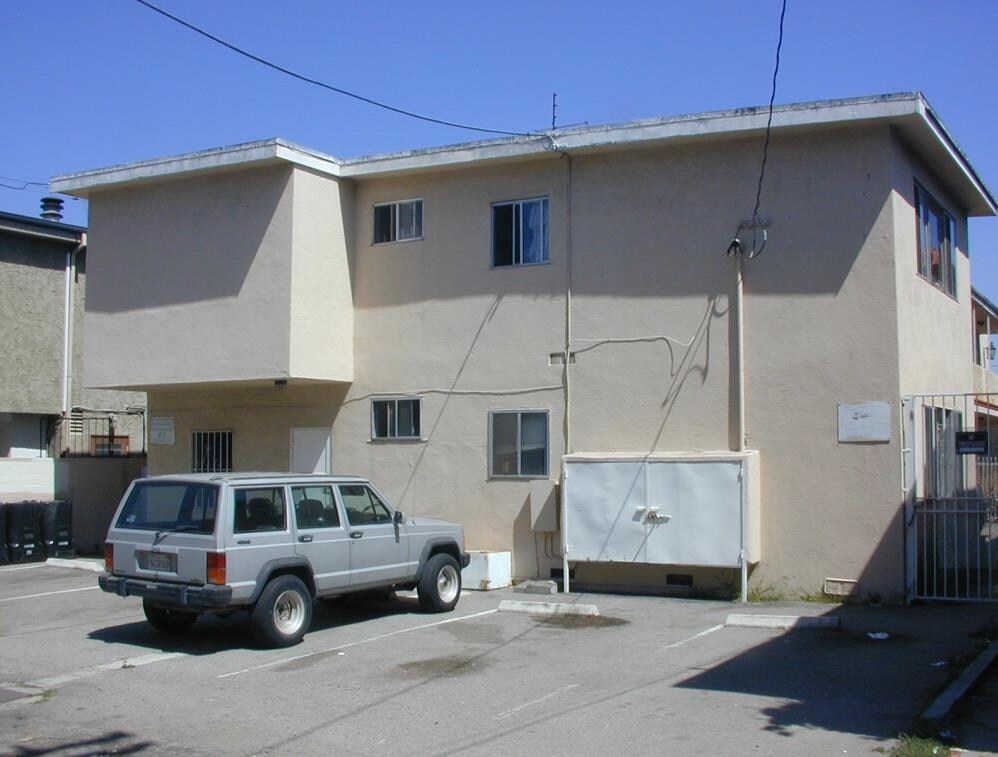 Building Photo - 12757 Mitchell Ave