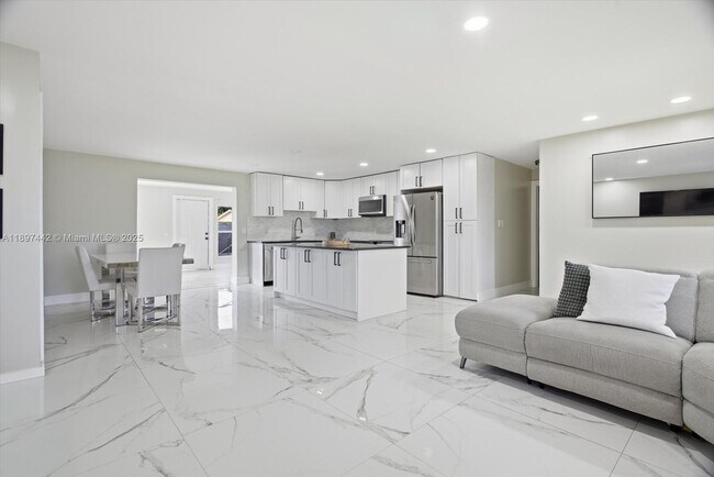 Foto del edificio - 6948 NW 8th Ct