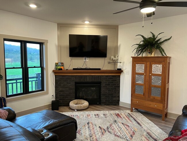 Building Photo - Home on Beautiful Farm and Vineyard Minutes From Town Of Blacksburg