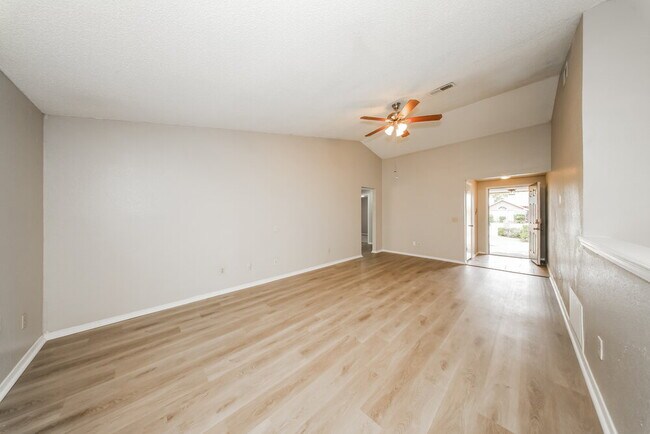 Building Photo - 11612 Wallace Ave