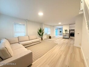 Building Photo - 128 Sampson Pl
