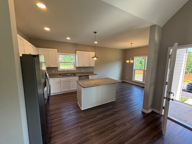 Building Photo - 154 Apache Ln