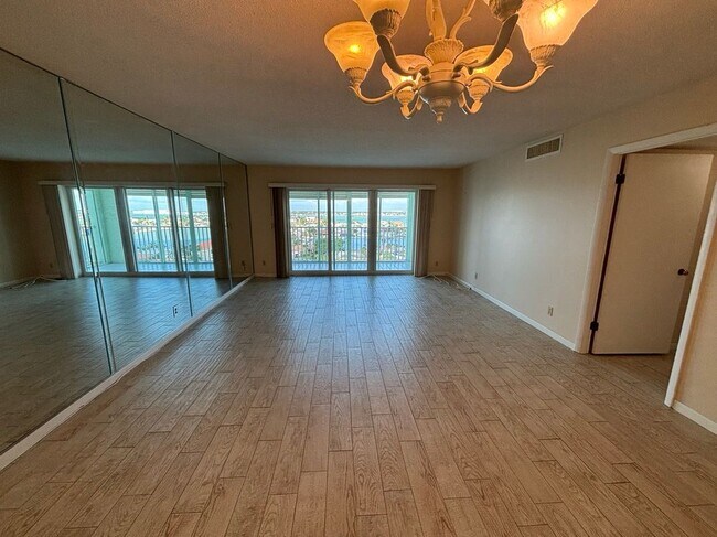 Foto del edificio - 420 64th Ave