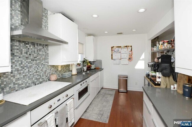 Building Photo - 38-41 Taylor Road Unit