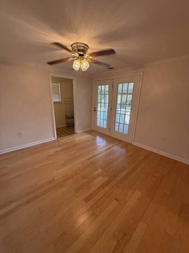 Foto del edificio - 1710 Greendale Dr NE