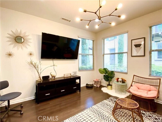 Building Photo - 62 Emerald Clover