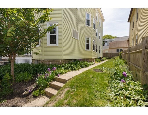 Building Photo - 248 Walden St