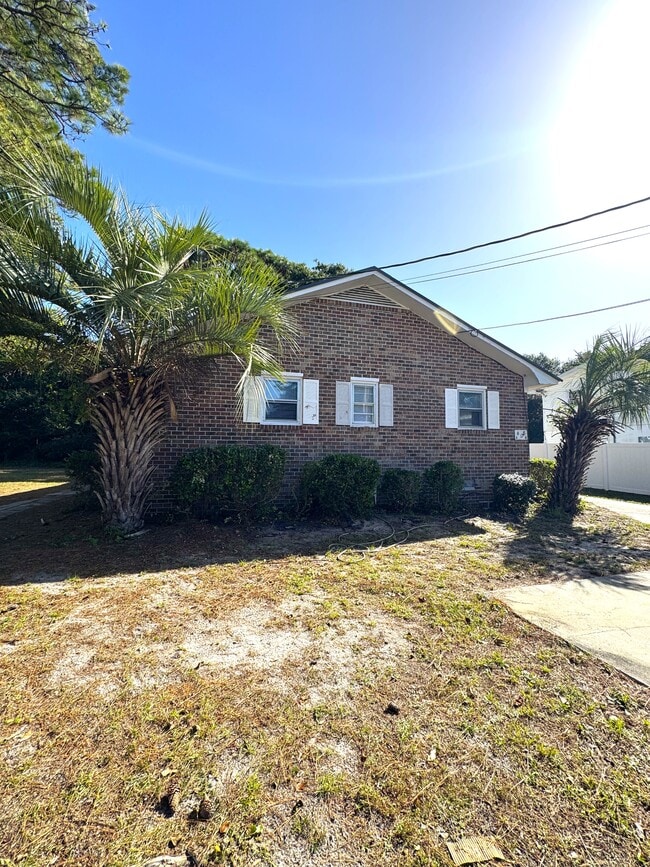 Building Photo - 608 22nd Ave N