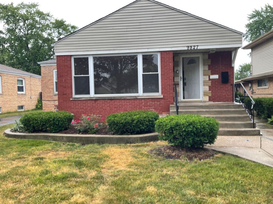 Primary Photo - 9827 S 52nd Ave
