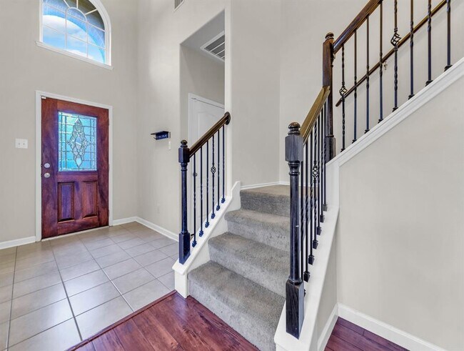 Building Photo - 12014 Rockridge Falls Dr