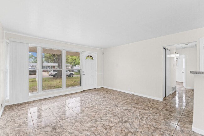 Foto del edificio - Newly Renovated 3BR + Finished Basement
