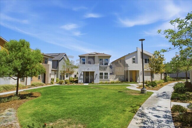 Foto del edificio - 27477 Boulderview Way