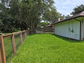 Building Photo - 3434 Streamside Ln