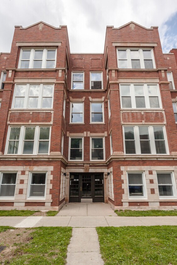 Foto principal - 5130 S Greenwood Ave