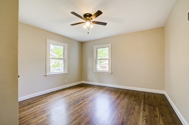 Foto del edificio - 1032 Charleville Ave