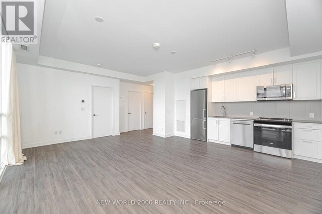 Photo du bâtiment - 681 Yonge St