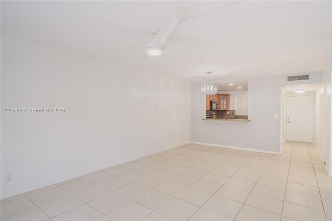 Building Photo - 2830 Riverside Dr