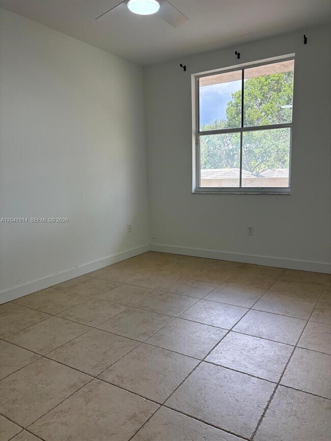 Foto del edificio - 2080 Greenview Shores Blvd