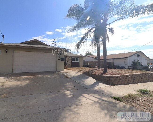 Building Photo - 5 Bedroom 2 Bath Home In Oceanside ** Move In Special $300 Off First Month's Rent**