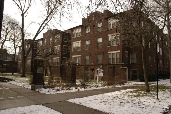 Building Photo - 1437-1445 W Greenleaf Ave