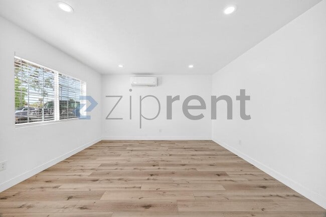 Foto del edificio - 415 E 26th St