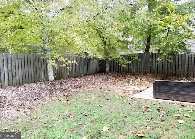 Foto del edificio - 220 Wild Flower Ln