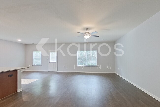 Foto del edificio - 1044 Pilgrim Ln