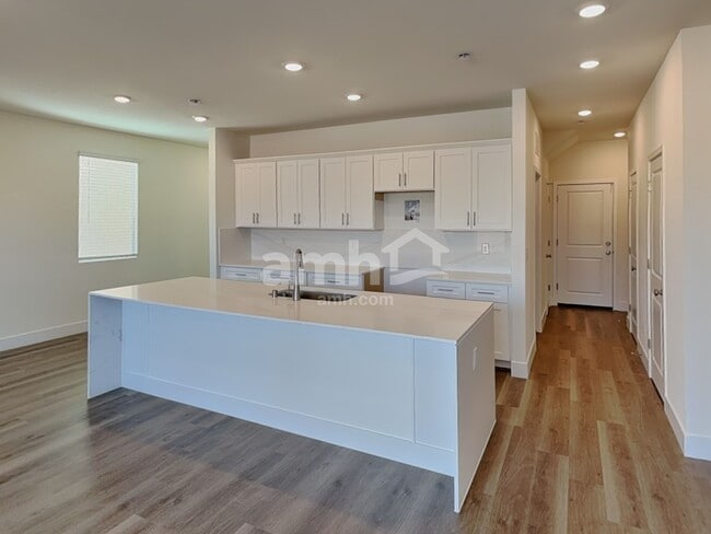 Foto del edificio - 7794 Hickory King Ave