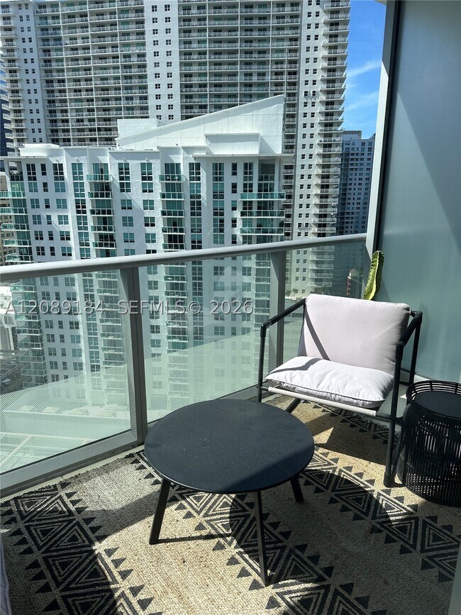 Foto del edificio - 1300 Brickell Bay Dr