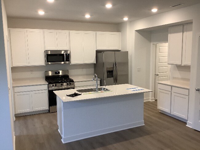 Foto del edificio - 15250 Farrington Rd
