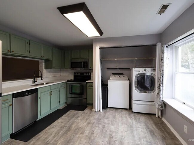 Foto del edificio - 7708 Kelley Ct