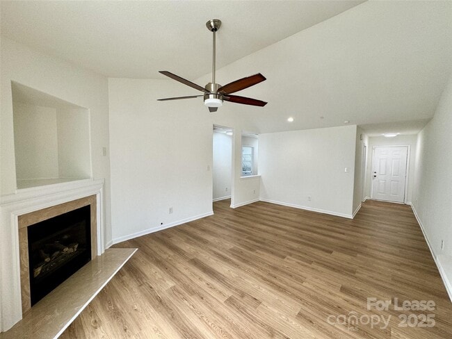 Building Photo - 3206 Salud Ln