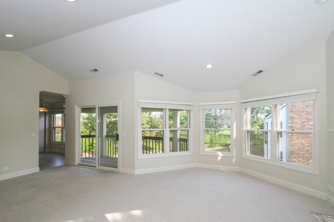 Building Photo - 2535 Live Oak Ln