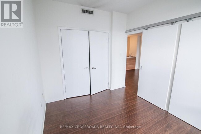 Building Photo - 38 Grenville St