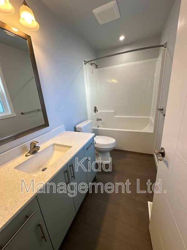 Building Photo - 6936 Langer Crescent