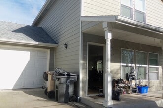 Building Photo - 3427 SE 3rd St