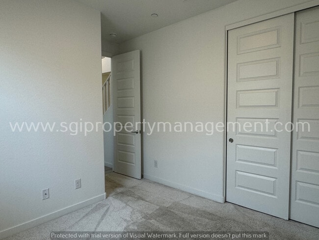 Building Photo - 644 S Heron Ln