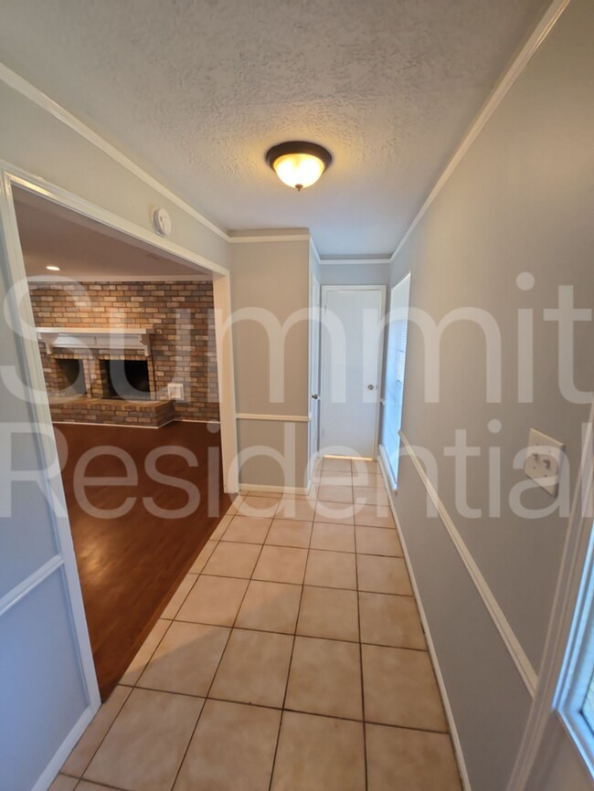 Building Photo - 5223 Brownlee Ln