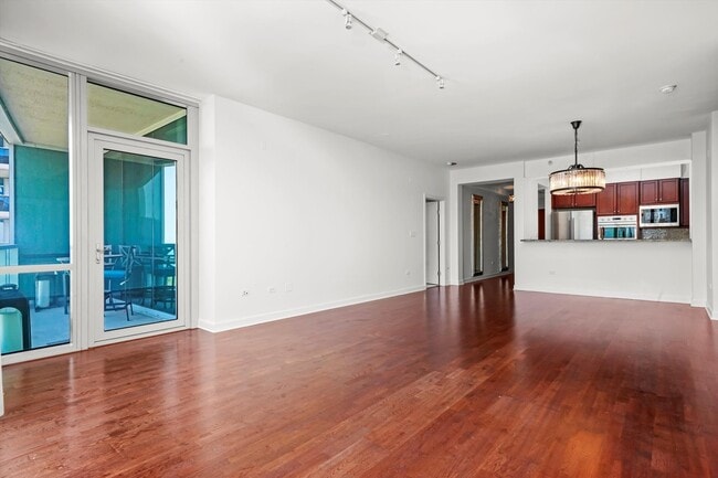 Building Photo - 1201 S Prairie Ave