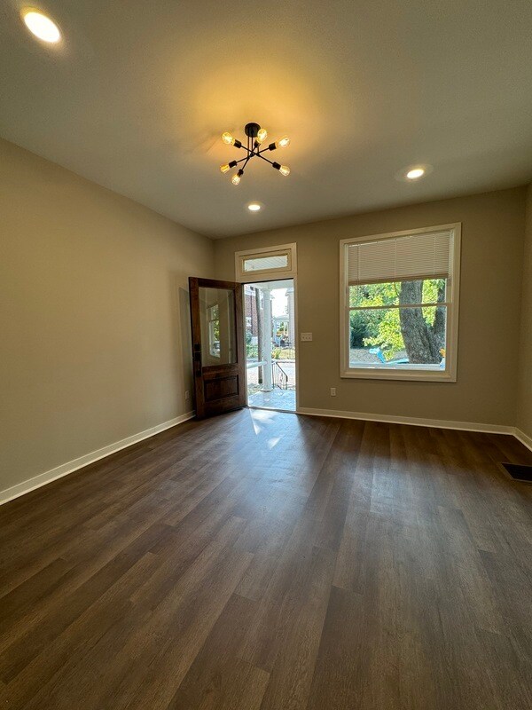 Foto del edificio - 732 Oakwood Ave