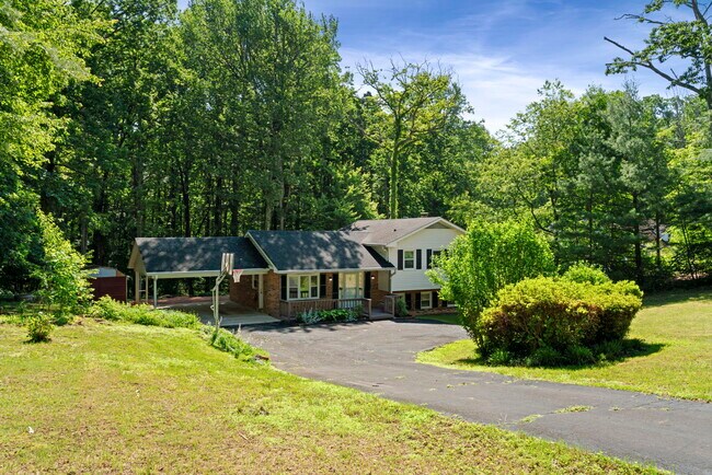 Building Photo - 13663 Van Doren Rd