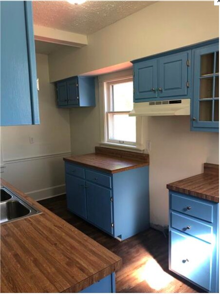 Foto del edificio - Furnished 4-5 bedroom house with garage