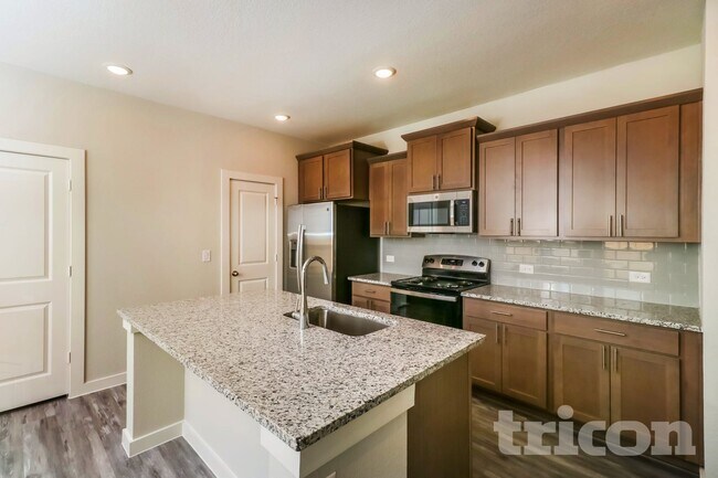 Building Photo - 612 Lindheimer Ln