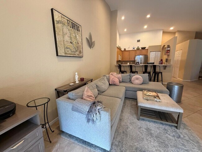 Foto del edificio - 328 W Coral Trace Cir