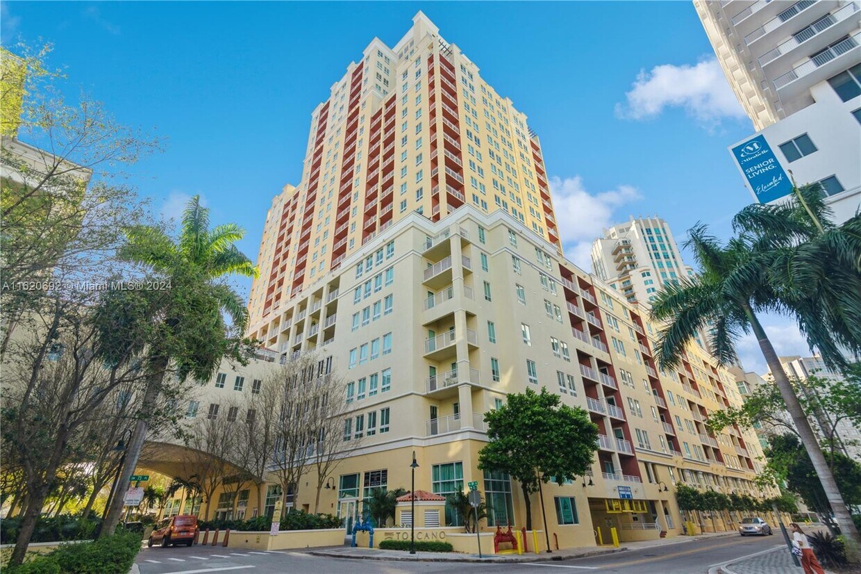 Foto principal - 7350 SW 89th St
