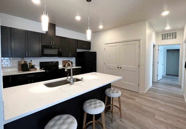 Kitchen Island - Columbia River Walk