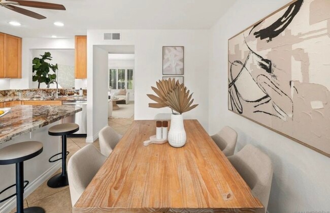 Building Photo - 2464 Caminito Ocean Cove